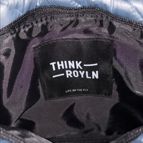 ๐ฆ Think Royln Diagonal Bum Bag. Pearl Gray/Ice Blue. Excellent Condition! - Picture 9 of 15